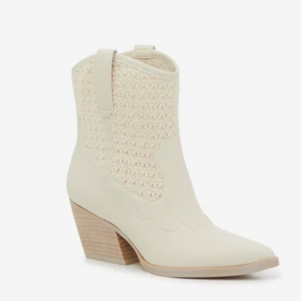 Dolce Vita Lacie Western Boot in ivory size 10